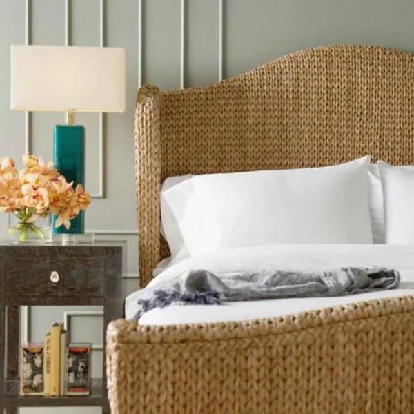 Briana Bed