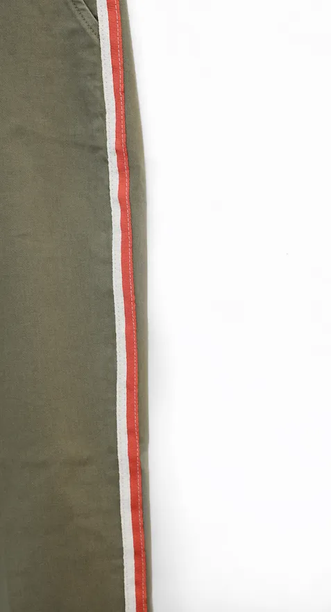 Frame - Le Beau Duo Tape Chino in Washed OD