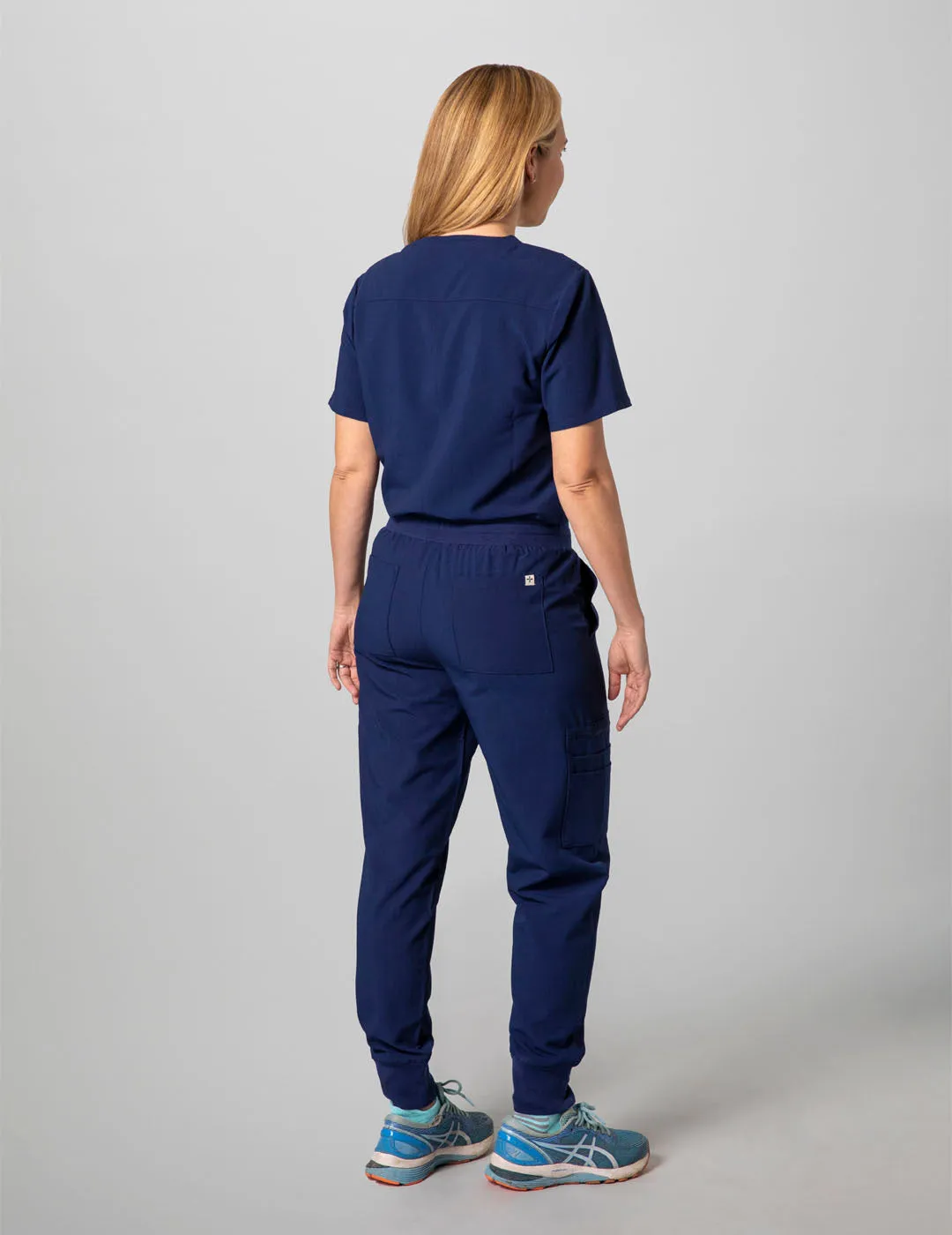 Womens 2-Pocket V-Neck Scrub Top - Navy